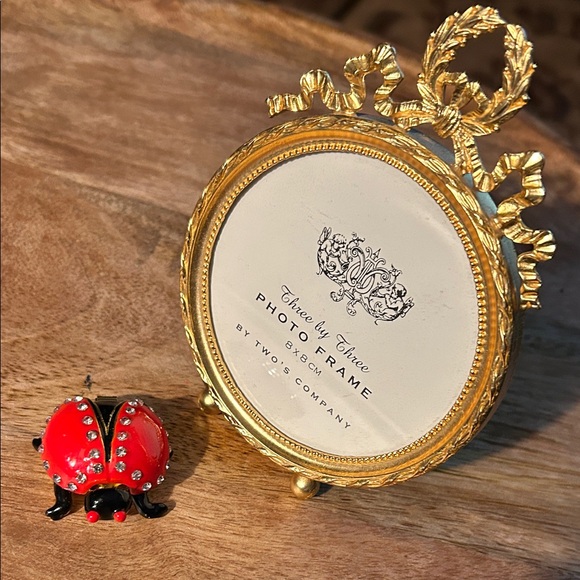 Two's Company Gold Round Photo Frame and pill box - Picture 1 of 11